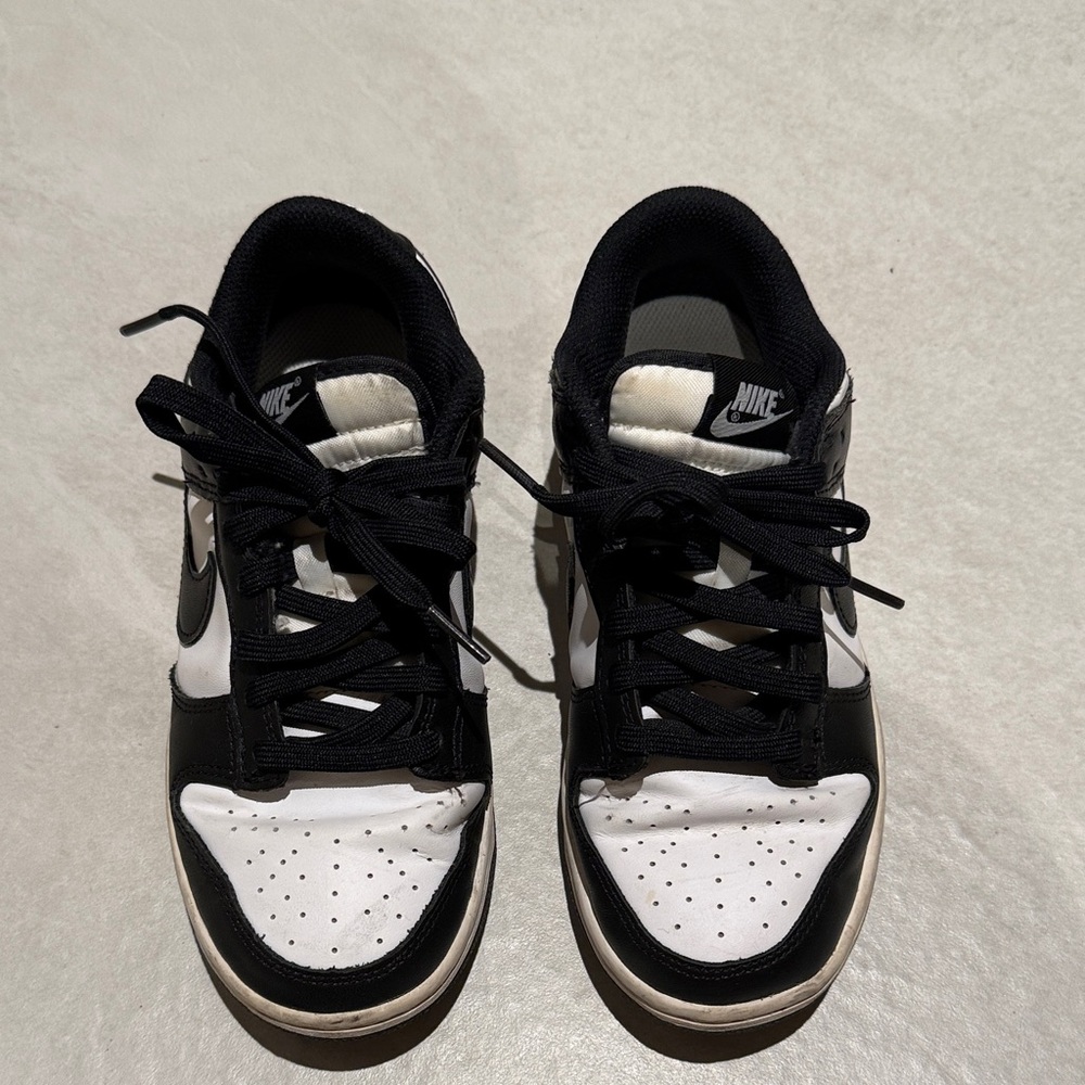 AUTHENTIC Nike Dunk Low White Black
